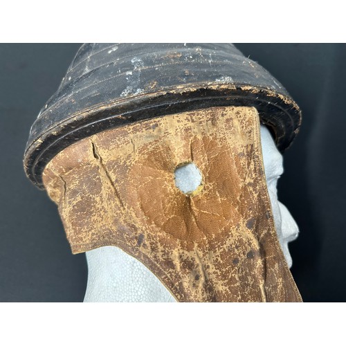 9122 - WW1 French Flying Helmet. Machine woven makers label to crown 