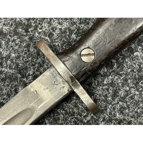 9124 - WW1 British 1907 Pattern Bayonet with single edged fullered blade 425mm in length, maker marked and ... 