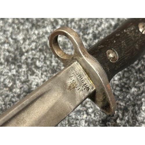 9124 - WW1 British 1907 Pattern Bayonet with single edged fullered blade 425mm in length, maker marked and ... 