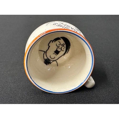 9161 - WW2 British Fieldings miniature ceramic ashtray in the form of a chamber pot, 'FLIP YOUR ASHES ON OL... 