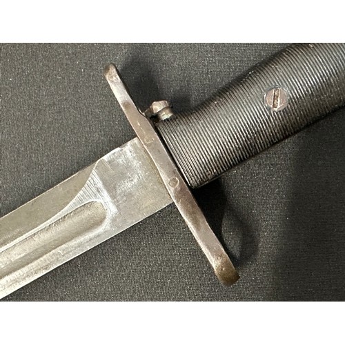 9162 - WW2 US M1 Garand Bayonet with fullered single edged blade 247mm in length. Maker marked 