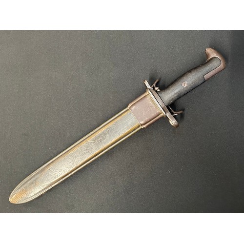 9162 - WW2 US M1 Garand Bayonet with fullered single edged blade 247mm in length. Maker marked 