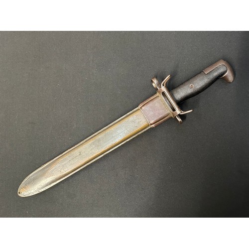 9162 - WW2 US M1 Garand Bayonet with fullered single edged blade 247mm in length. Maker marked 