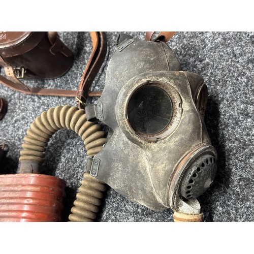 9169 - WW2 British Respirator, Officers Sam Brown Belt (No Cross Strap) Anti Gas Eyesheilds, Fire Security ... 