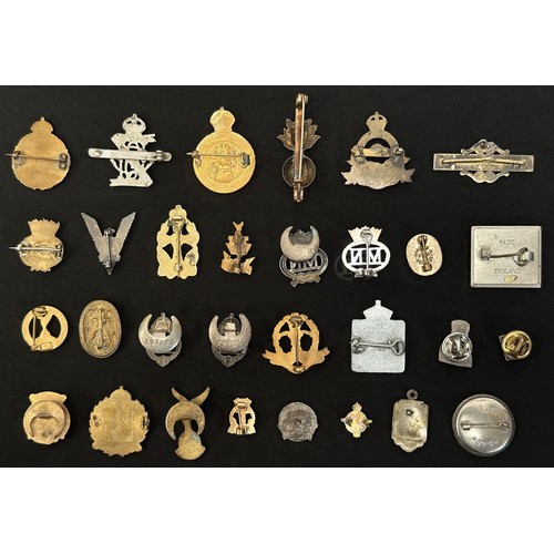 9190 - WW2 British Sweetheart & Enamel Lapel Badge Collection.