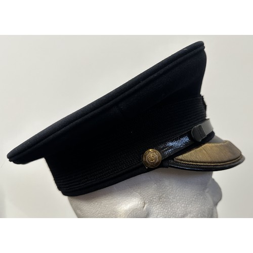 9205 - WW2 British Coldstream Guards Officers Caps: both Full Dress and Khaki Service Dress Caps. Complete ... 