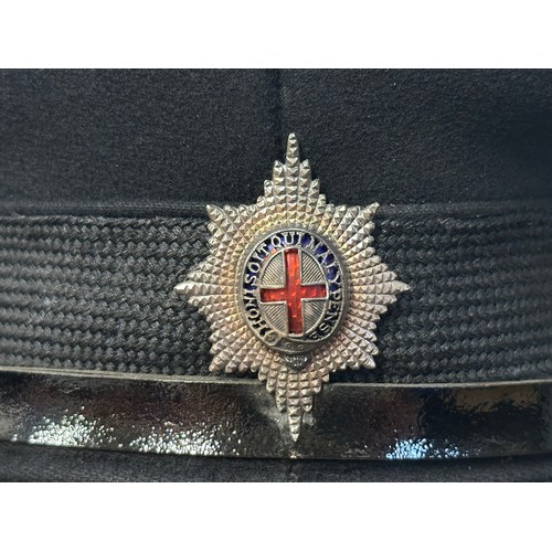 9205 - WW2 British Coldstream Guards Officers Caps: both Full Dress and Khaki Service Dress Caps. Complete ... 