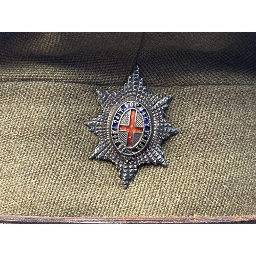 9205 - WW2 British Coldstream Guards Officers Caps: both Full Dress and Khaki Service Dress Caps. Complete ... 