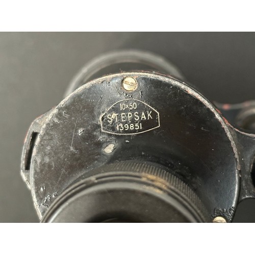 9218 - WW2 British 10x50 Stepsack Binoculars by Ross of London. Serial number 139851. No case or neck strap... 