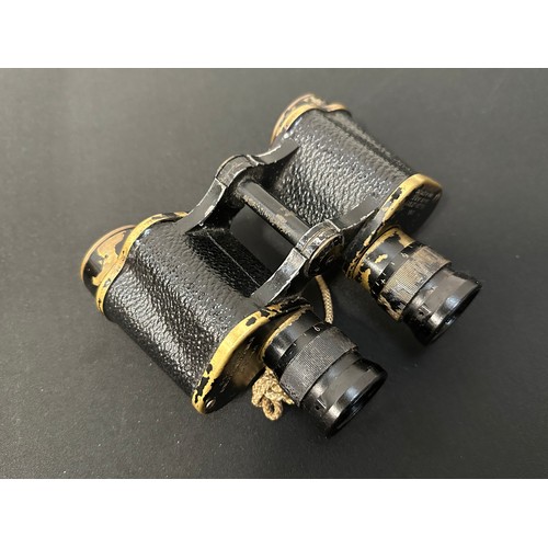 9220 - WW2 British Binoculars, Prismatic No.2 MkII x 6. Serial number 55560. Maker marked and dated 