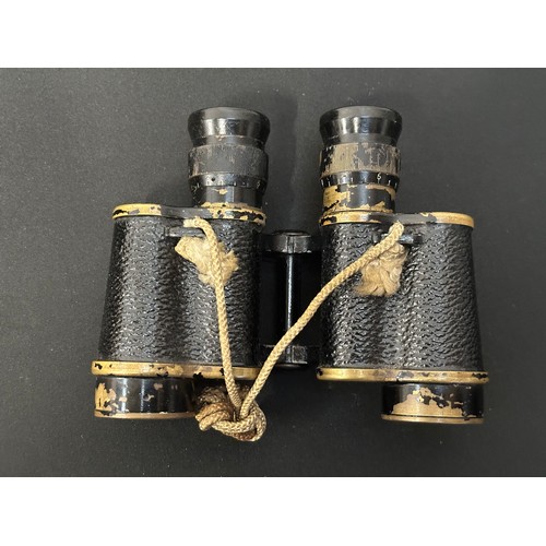 9220 - WW2 British Binoculars, Prismatic No.2 MkII x 6. Serial number 55560. Maker marked and dated 