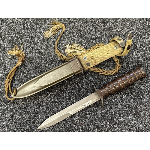 9285 - WW2 US M3 Fighting Knife with double edged blade 172mm in length, Parkerized finish, maker marked 