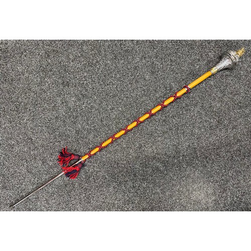 ERII Welsh Guards Drum Majors Mace. Overall length 158cm. Gilt Lion and