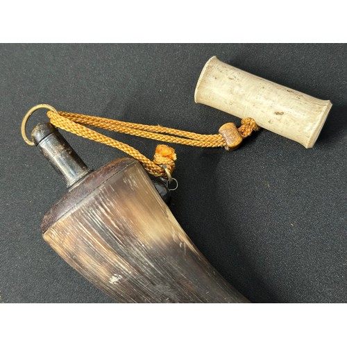 9326 - Japanese Powder Horn overall length approx. 170mm. Fitted with a wooden end with bronze measure/spou... 