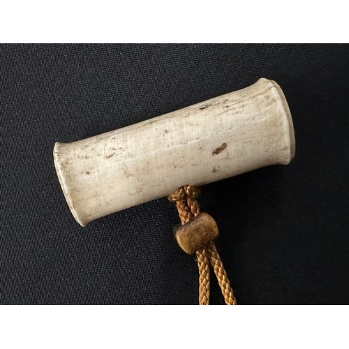 9326 - Japanese Powder Horn overall length approx. 170mm. Fitted with a wooden end with bronze measure/spou... 