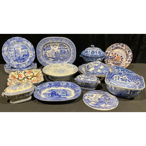 334 - A set of seven Copeland Spode's Italian dinner plates; a similar bowl; 19th century blue and white w... 