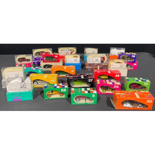 364 - Toys & Juvenalia - a collection of Rio diecast models, various examples, each boxed (24)