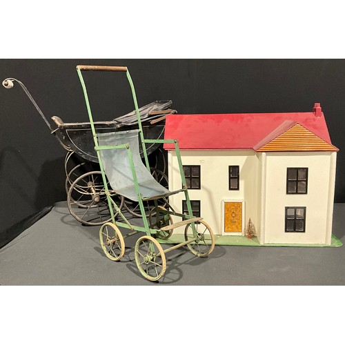 432 - Toys and Juvenalia - an Edwardian doll's pram; a mid 20th century doll's pushchair; a mid 20th centu... 