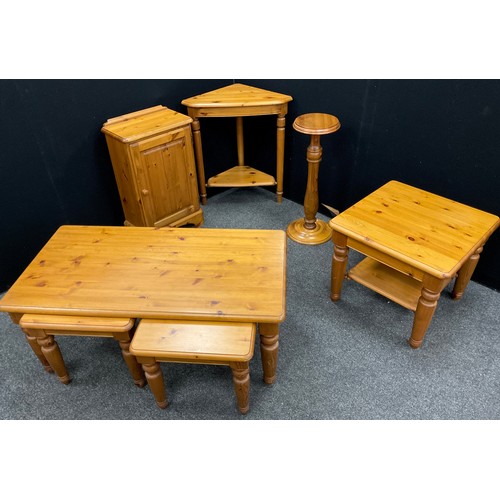 89 - ***Withdrawn ***Pine furniture - A coffee table with nested pair of small side tables, 46cm high x 1... 