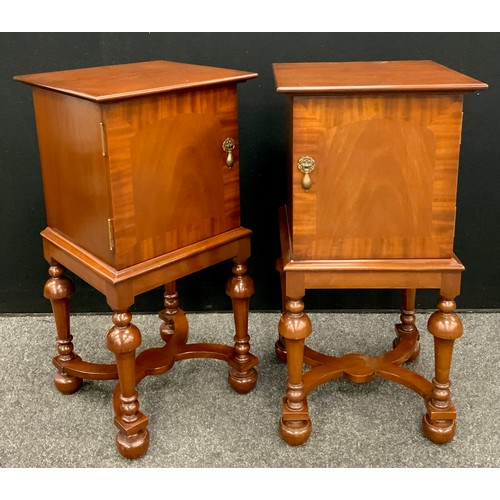 58 - A pair of ‘Edwin Lutyens, 1869-1944’ reproduction mahogany bedside cabinets, 77cm high x 38cm x 36.5... 