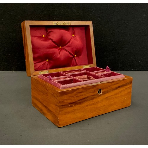 282 - A walnut jewellery box, fitted interior, 10.5cm x 19.7cm x 13cm