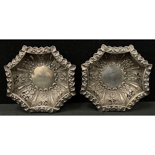 308 - A pair of Edwardian silver pierced and embossed inverted octagonal bonbon dishes, Birmingham 1903, 1... 