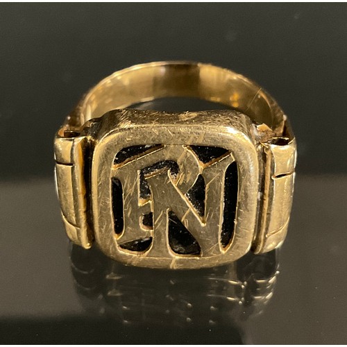 360 - An Initial signet ring, P N entwined above black panel, yellow metal shank, stamped 585, size V, 12.... 