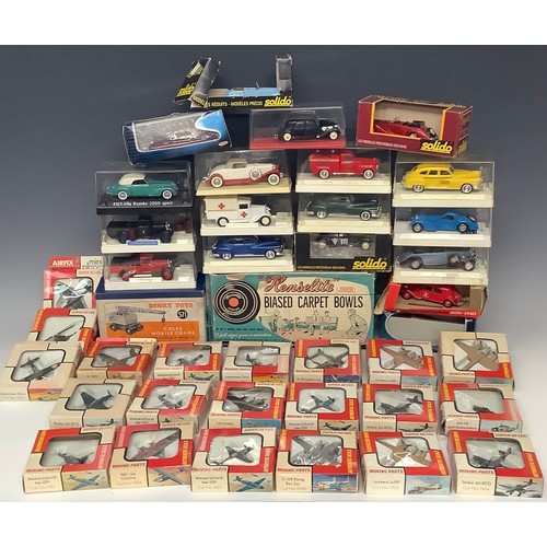 616 - Toys & Juvenalia - a Dinky Toys 571 Coles Mobile Crane, boxed; a collection of diecast models includ... 