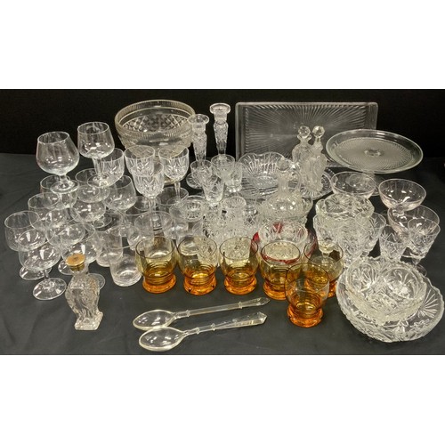 61 - A quantity of glassware including a set of twelve wine glasses, four cut wine glasses, Victorian gla... 