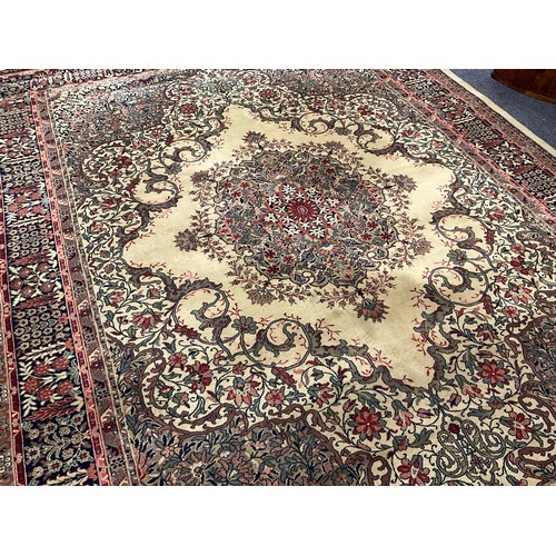 113 - A Middle Eastern / Persian Tabriz style short-pile carpet, by Woodward Grosvenor, knotted with an in... 