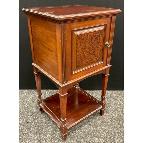 118 - A Gillows of Lancaster mahogany and amboyna bedside cabinet / pot-cupboard, 76cm high x 42cm wide x ... 