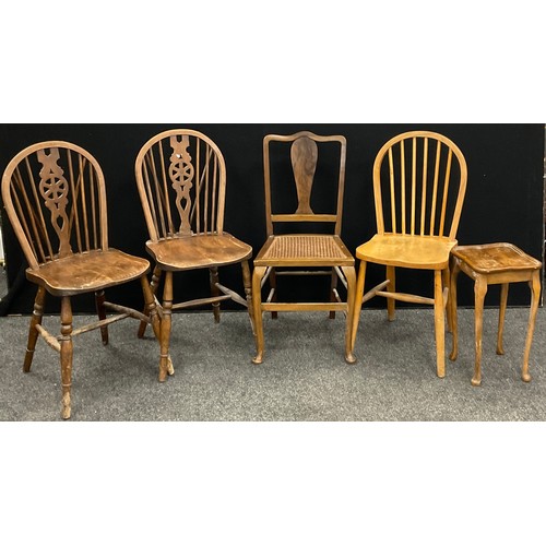 132 - A pair of 19th century elm wheel-back chairs;  elm spindle-back chair;  walnut side table;  etc, (5)... 