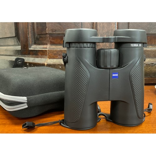 80A - A pair of Zeiss Terra ED binoculars, cased.