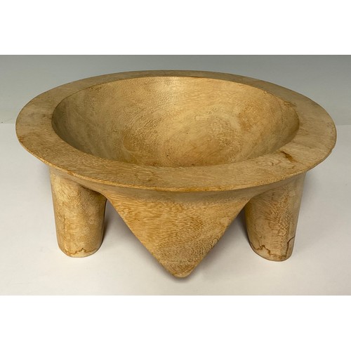 272 - A Fijian Yaqona or Kava Bowl, 27.5cm diameter