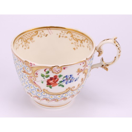 81 - A H & R Daniel Mayflower tea cup and saucer, pattern no.4630, the saucer 14.5cm diam, c.1828-30