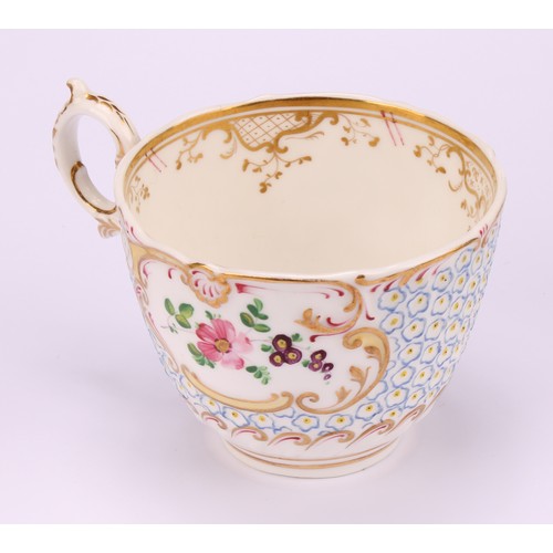 81 - A H & R Daniel Mayflower tea cup and saucer, pattern no.4630, the saucer 14.5cm diam, c.1828-30