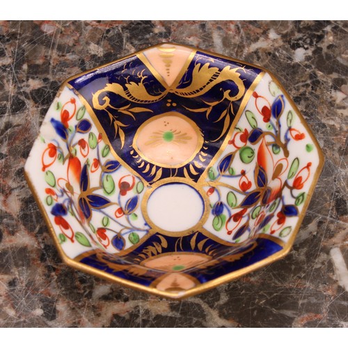 179 - A Derby porcelain miniature octagonal jug and basin, decorated in the Imari palette, the basin 7cm d... 