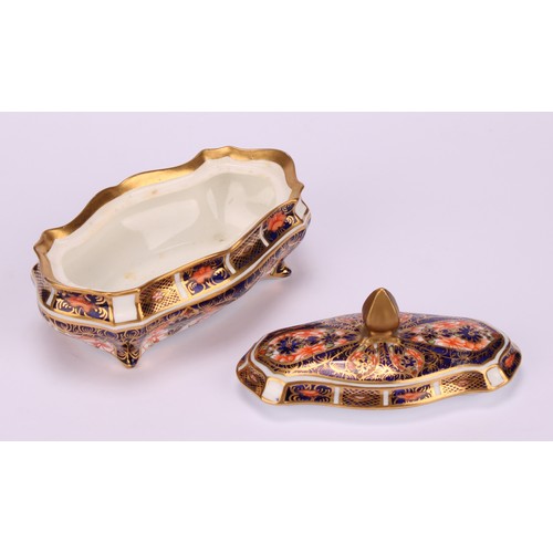 214 - A Royal Crown Derby 1128 Imari pattern tapered circular box and cover, the cover slightly domed, fou... 