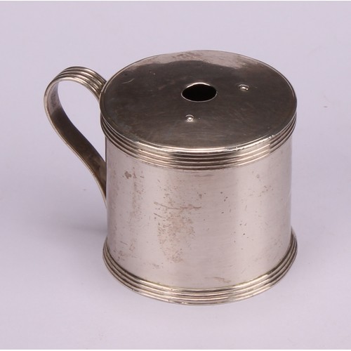 811 - A George III silver cylindrical bougie box, push-fitting cover, scroll handle, reeded borders, 3.5cm... 