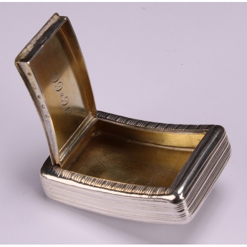 809 - A George III silver curved rounded rectangular snuff box, reeded overall, flush-hinged cover, gilt i... 