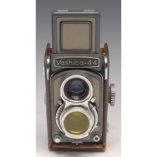 1243 - Photography - A Yashica Mat-124 G twin lens reflex camera, Yashinon f3.5 80mm lens, case, Yashinon A... 