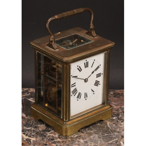 2265 - An early 20th century lacquered brass carriage clock, 6.5cm rectangular dial inscribed with Roman nu... 