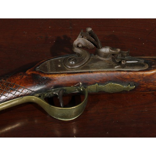 1506 - An early 19th century flintlock sporting rifle, 66.5cm barrel, engraved lock plate, brass trigger gu... 