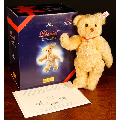 7101 - A Steiff (Germany) EAN 667718 Daniel - The 2004 Swarovski teddy bear, light blonde, trademark Swarov... 