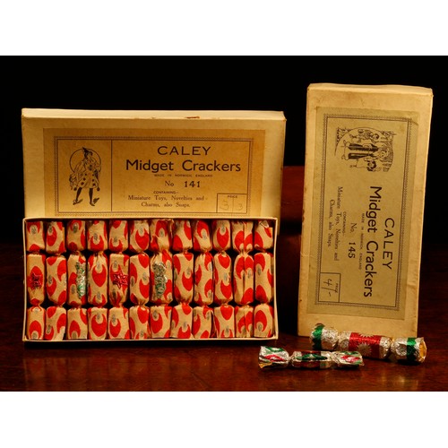 7130 - Childhood Memories & Nostalgia - a set of Caley No.141 'Midget' Christmas crackers, comprising twelv... 