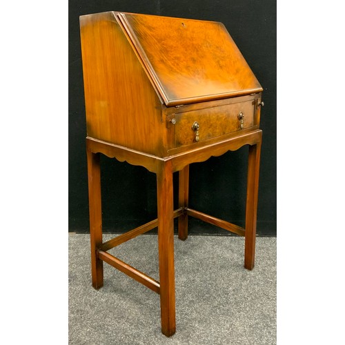 183 - An early 20th century walnut bureau, of small proportions, 102cm high x 53cm wide x 39cm deep, c.193... 