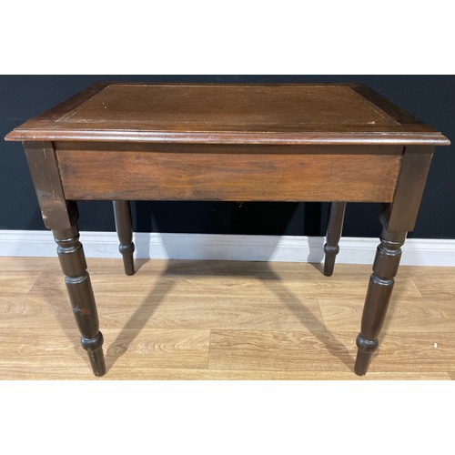 191 - A Victorian style writing table, turned legs, 91cm wide