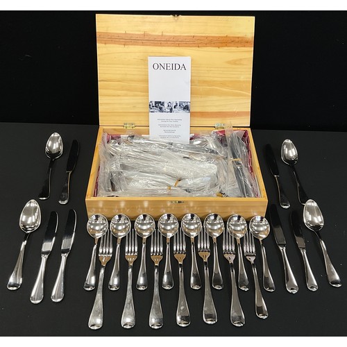 248 - An Oneda stainless steel canteen for eight, associated pine box