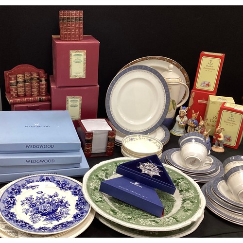 70 - Royal Doulton ‘Sherbrooke’ pattern tea ware including; four dinner plates, tea cups and saucers, sid... 