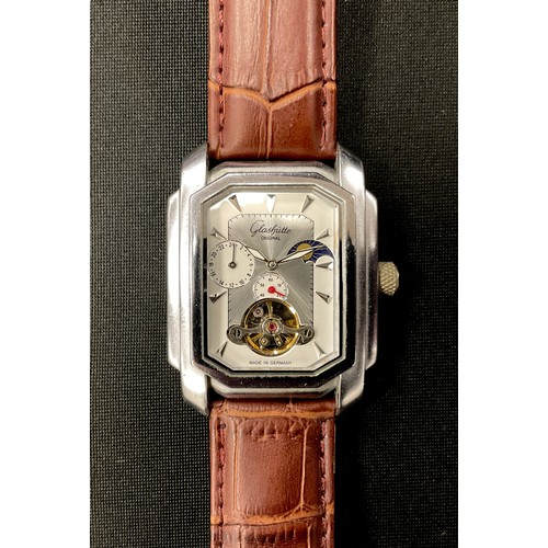 291 - A modern Gentleman's automatic wristwatch, silvered dial, marked Glaschutte Original, rolling moon, ... 